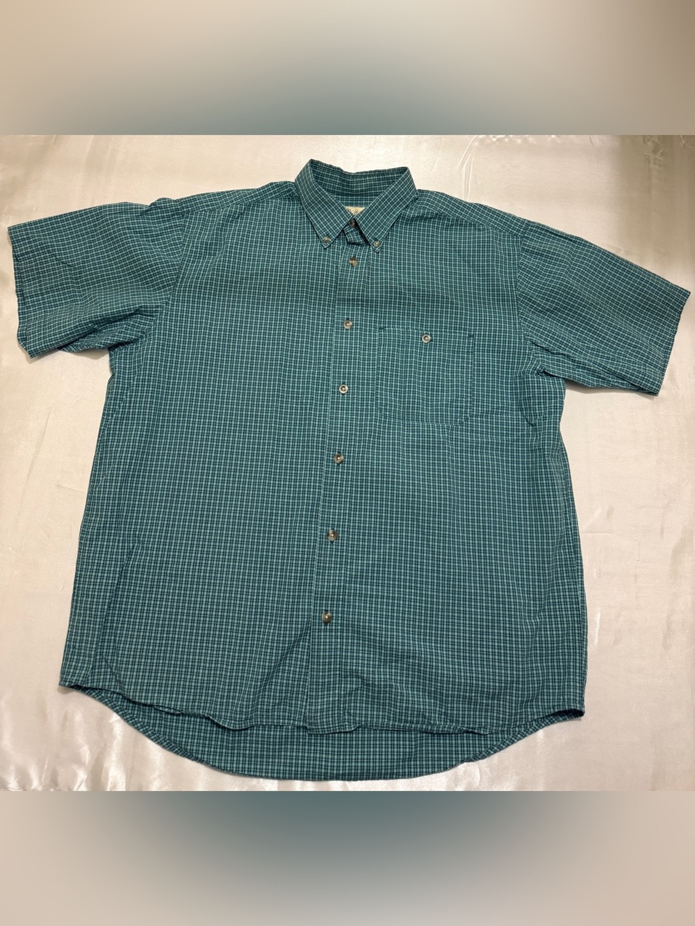 Cabela’s 100% cotton Mens Large Regular Short Sleeve Button Down Green